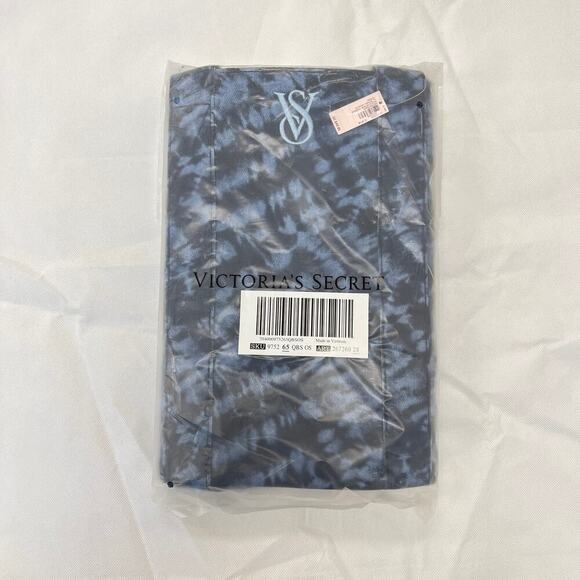 Victoria's Secret Tie Dye Blue Large Weekender Zipper Tote Shoulder Bag NWT - Picture 4 of 8